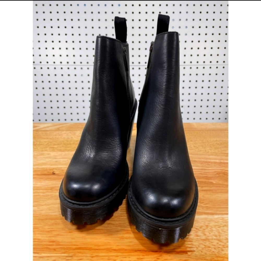 MAGDELENA DR MARTENS